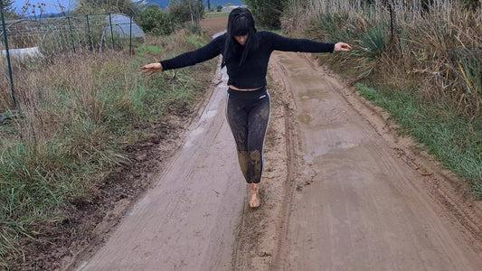LaKiTta Plays with Mud