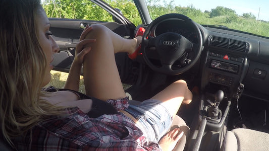 Marie Vs Audi A3 - Revving